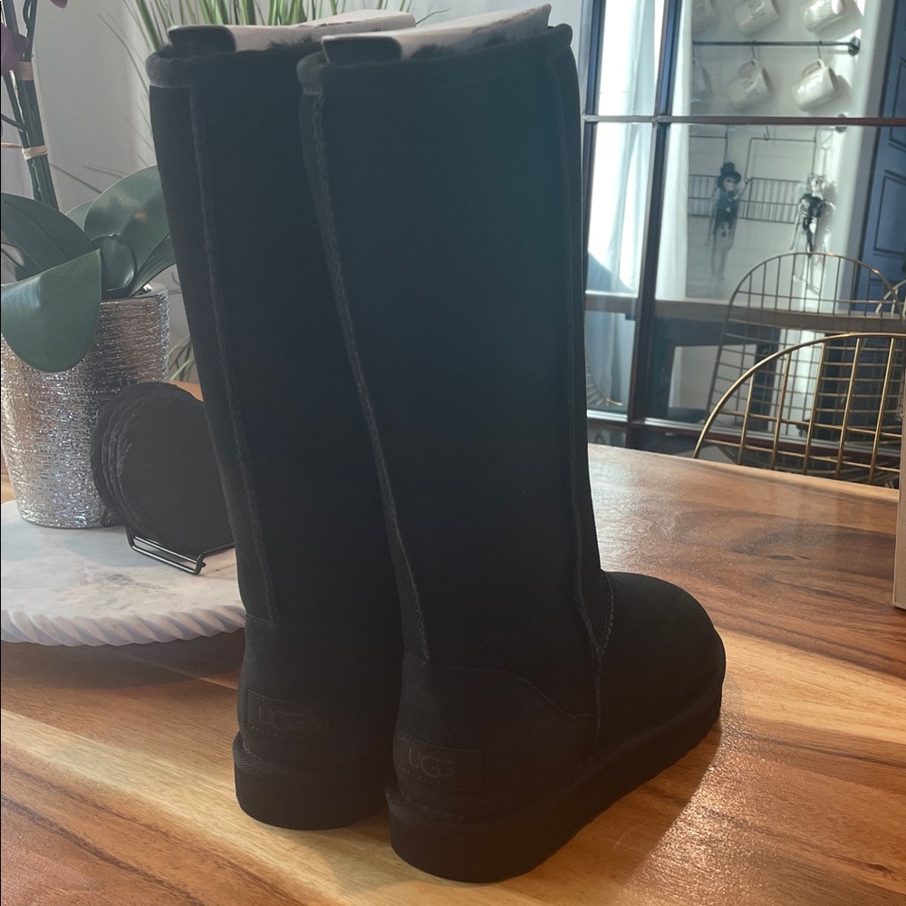 UGG Tall Black Boots 🖤!NEW!🖤